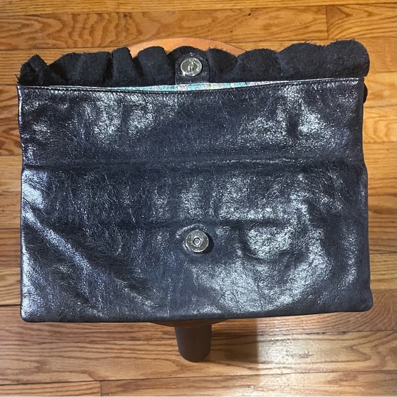 HOBO International Ruffle Envelope Black Leather Clutch Purse Good Condition - Picture 3 of 11